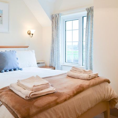 St Cadoc Cottage Saint Merryn Exterior photo