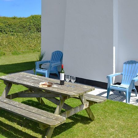 St Cadoc Cottage Saint Merryn Exterior photo